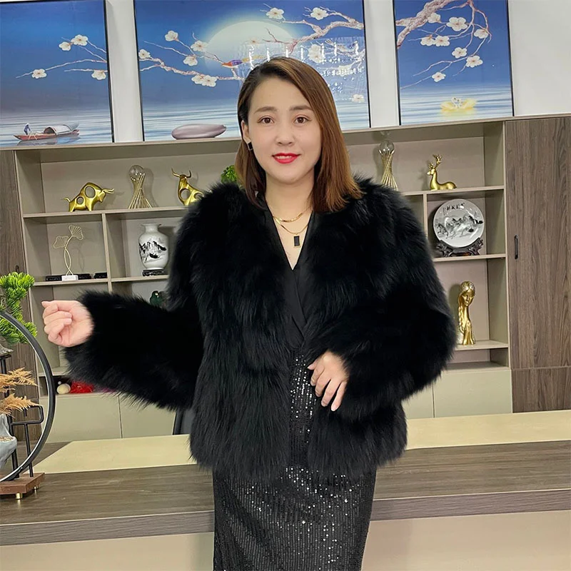 Женское короткое пальто с V-образным вырезом зимнее утолщенное в Корейском стиле