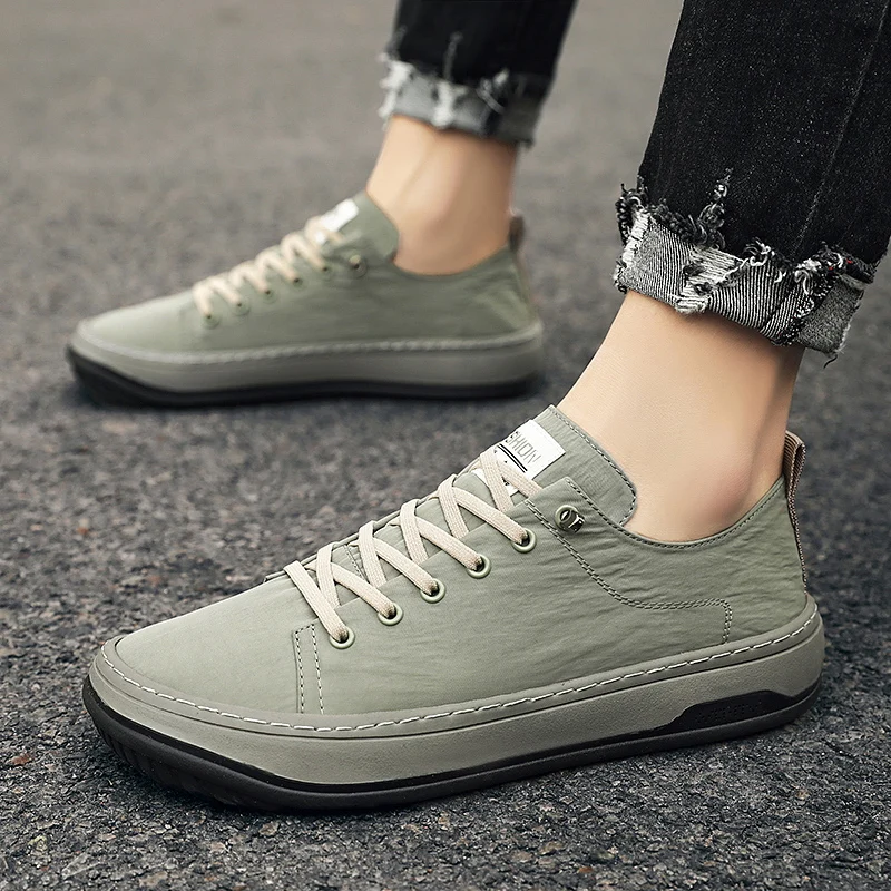 Hot Sale Cheap Sneakers Men Comfortable Breathable Canvas Skateboard Shoes Men Lightweight Walking Flats Shoes Male Sneakers