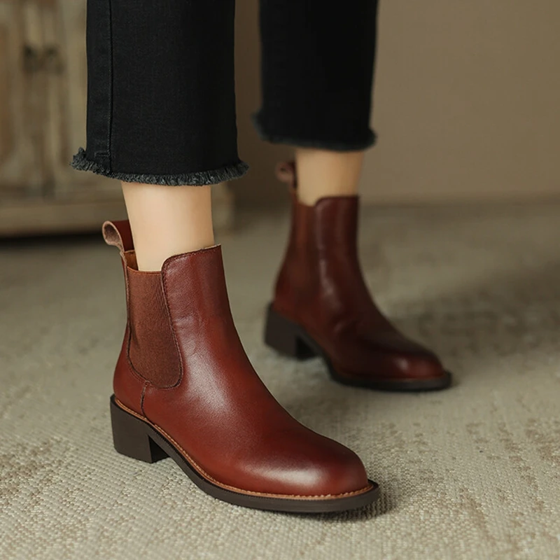 

Новые осенне-зимние женские ботинки с круглым носком, женская обувь из натуральной кожи для женщин, лаконичные ботинки челси