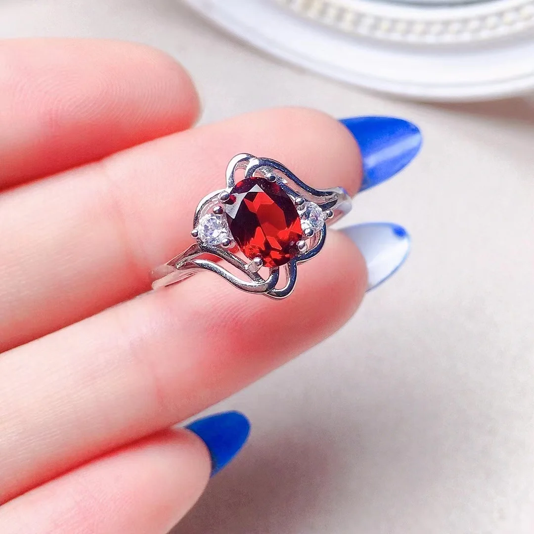 Elegant 925 Silver Garent Ring for Office Woman 1ct 6mm *8mm VVS Grade Natural Garnet Silver Ring Gift for Woman