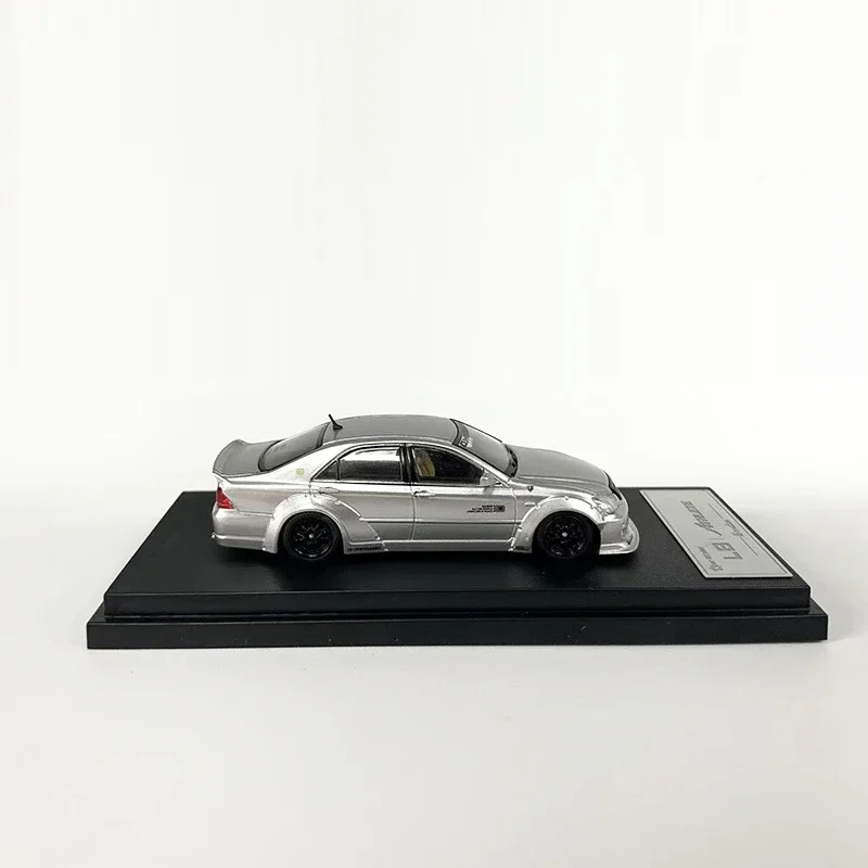 Модель звезды 1:64 модель автомобиля Crown V12 S180 LBWK литой автомобиль из сплава с