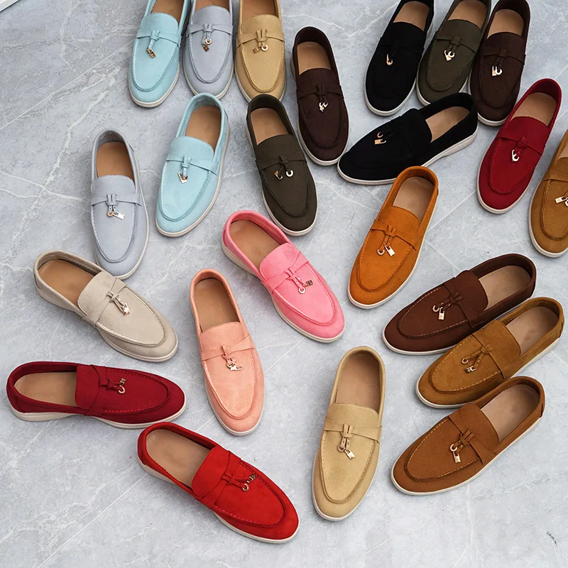 Лоферы из коровьей замши высокого качества с круглым носком на мягкой подошве |