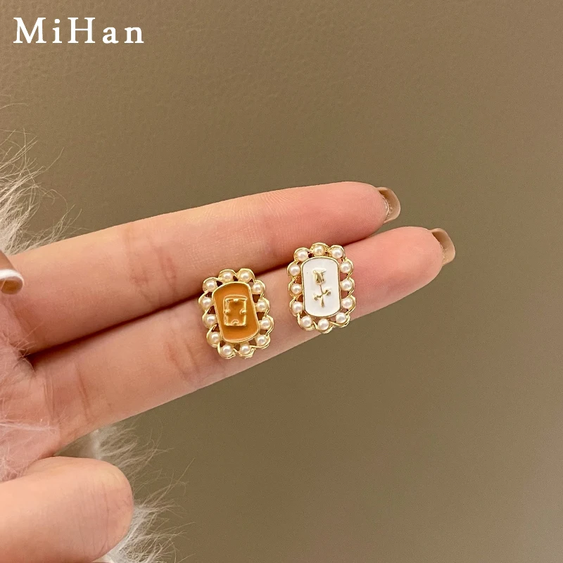 

Mihan 925 Silver Needle Trendy Jewelry Asymmetrical Gold Color Earring Pretty Simulated Pearl Stud Earrings For Women Girl Gifts
