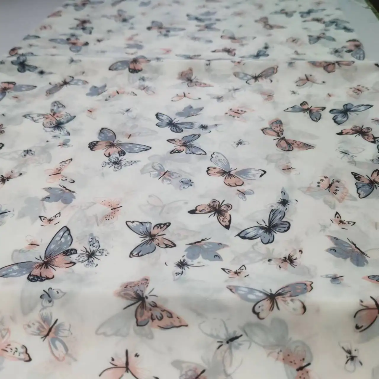 

Breathable Butterflies Printing Waterproof Fabric For Raincoat Environment Friendly Healthy Infant Diaper Pad Coverall Apron