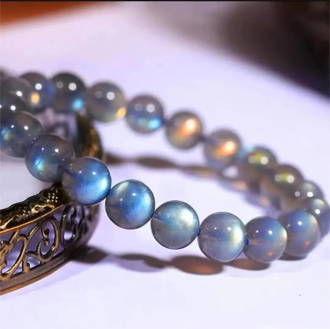 

Браслеты из натурального камня с эффектом отверждения