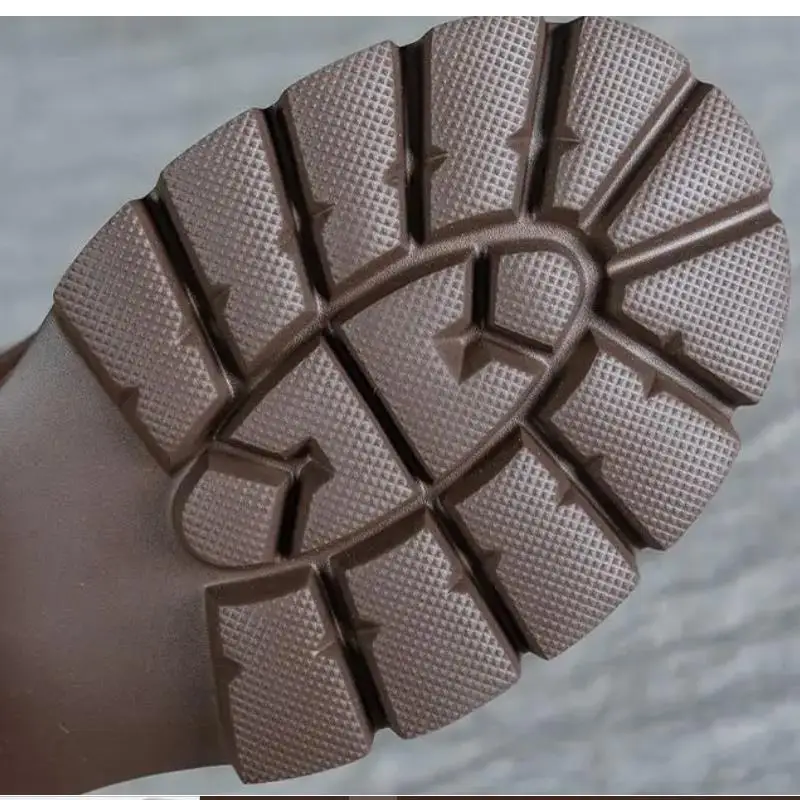 Женские зимние ботинки из натуральной кожи на толстом каблуке