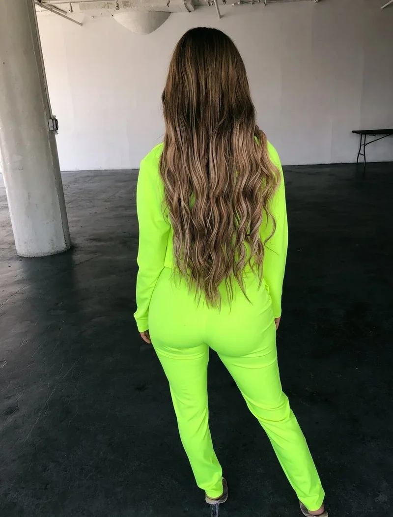 Рисунок 3 - Костюм женский короткий из блейзера