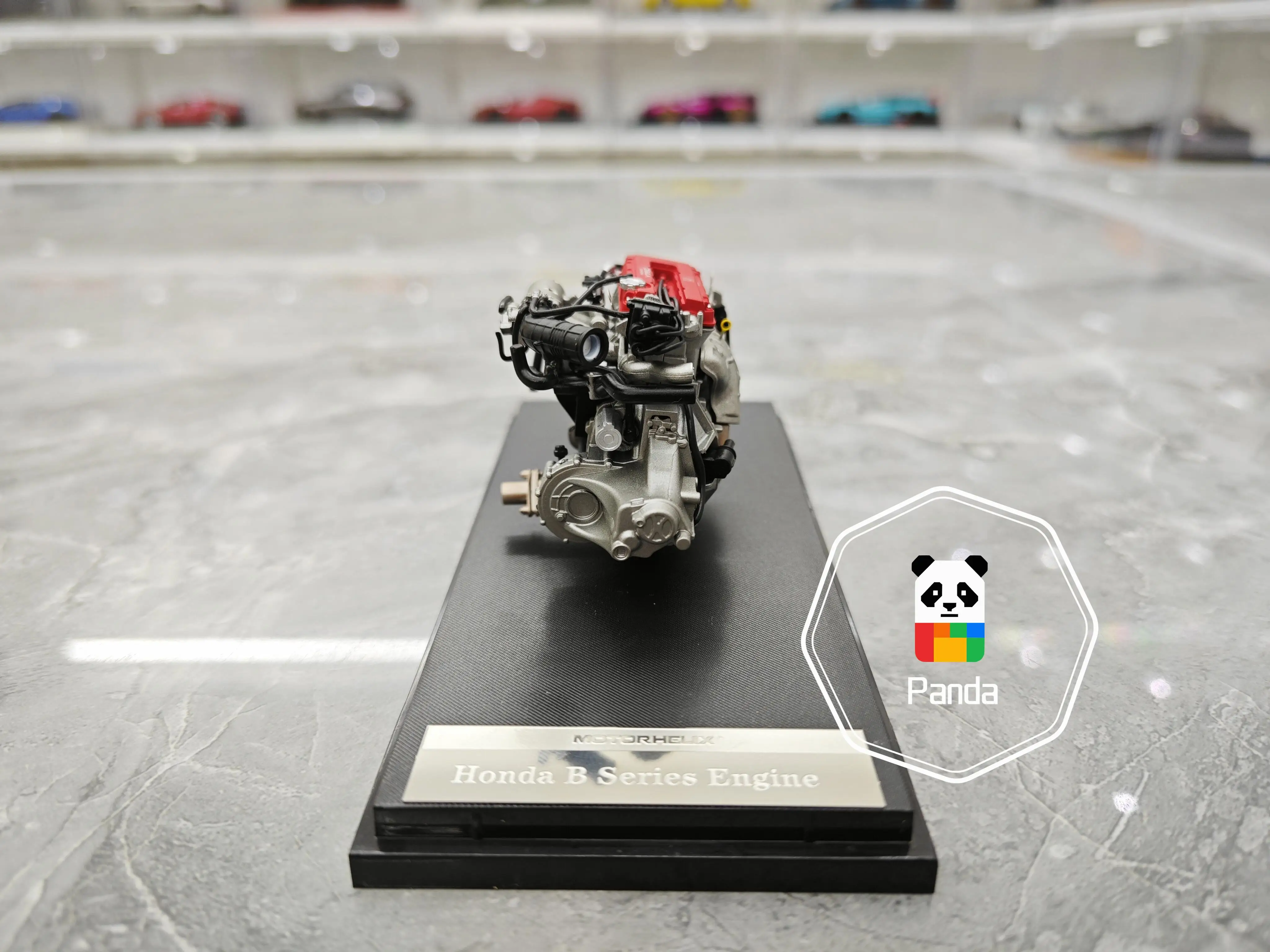 Статуэтка двигателя MOTORHELIX 1:18