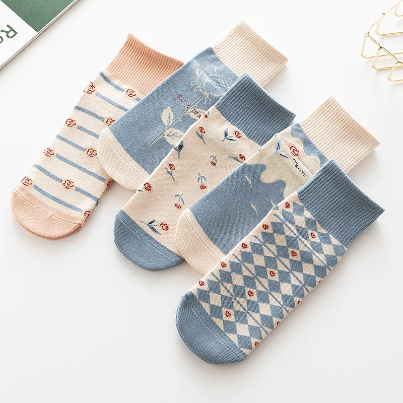 Fashion Women's Socks New Mid Tube Socks Combed Cotton Comfortable Breathable Straight Socks
