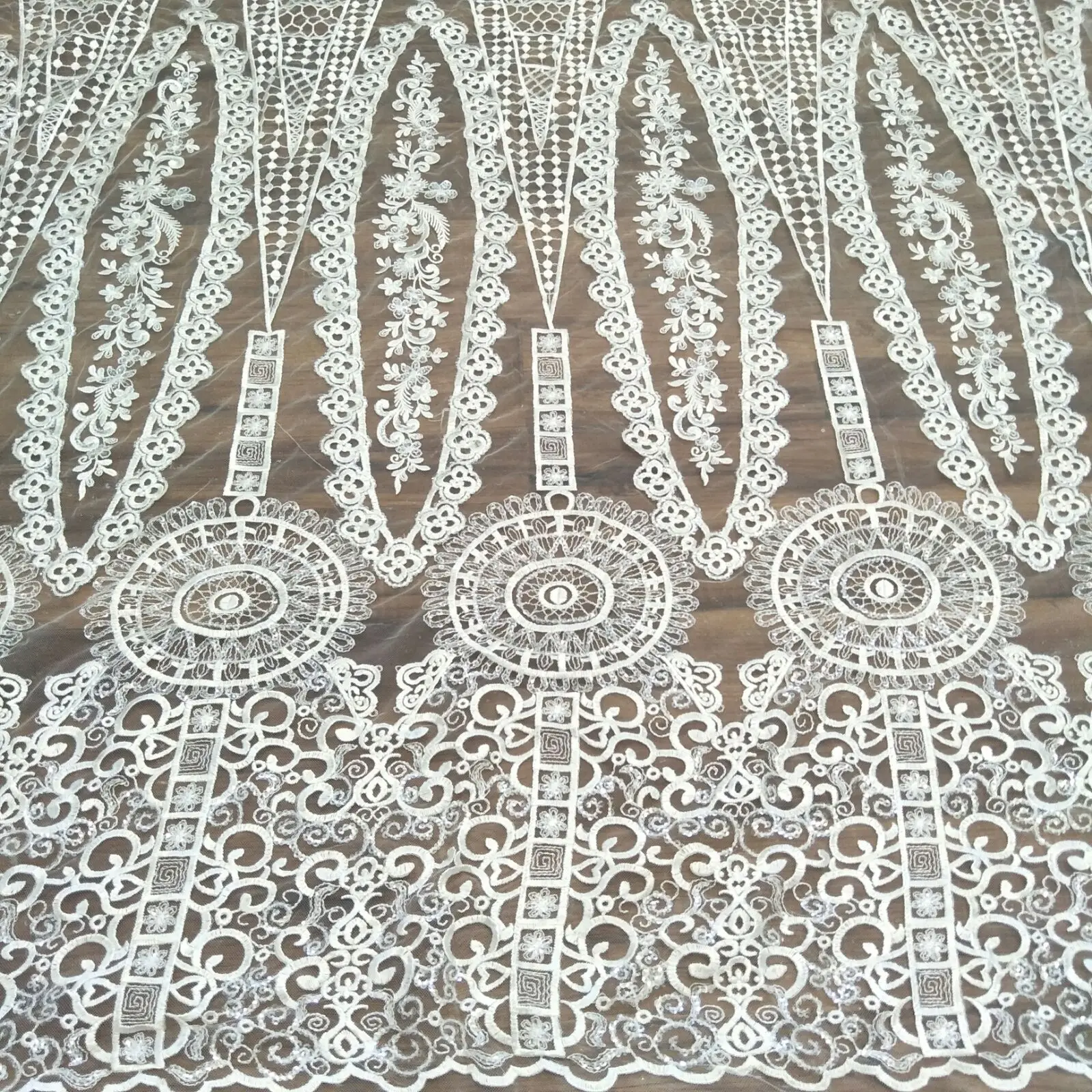 

2022 regular combination pattern lace wedding fabric lace width 130cm sold by yard