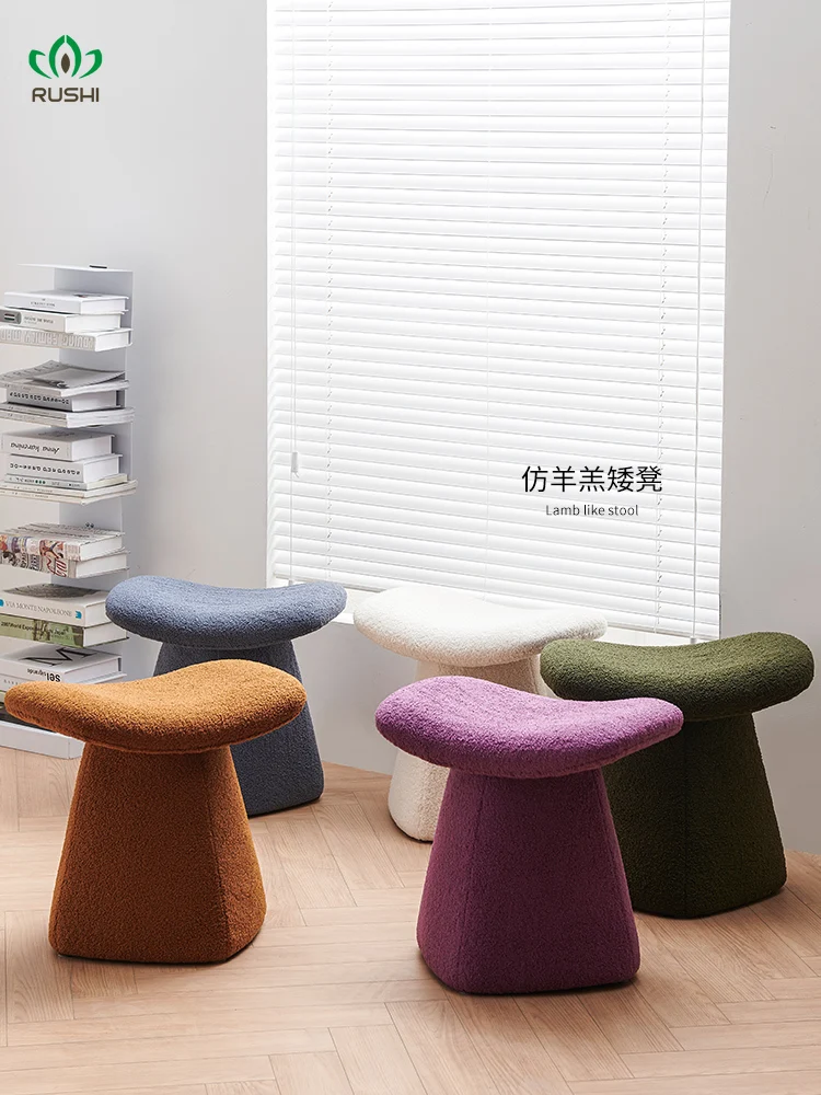 

Скандинавский стул для гостиной, домашняя мебель, роскошный низкий стул, современный минималистичный креативный макияж, оттоманка, шерстяные бархатные сидячие стулья