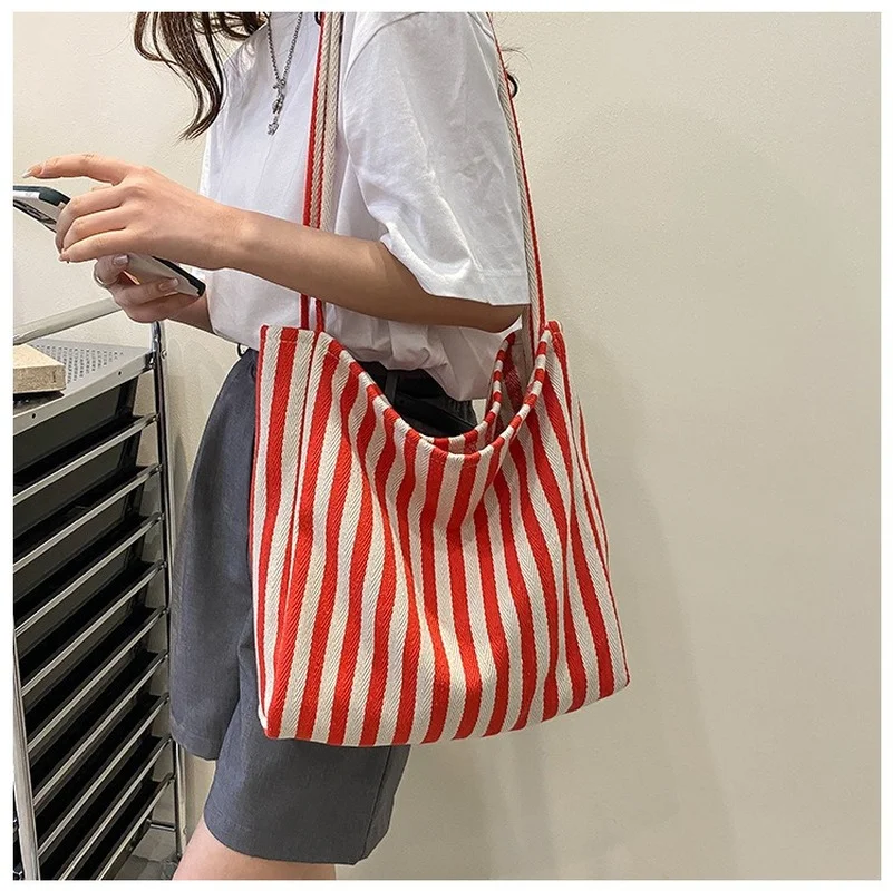 

2022 Canvas Bag Women's One Shoulder Big Bag Literature and Art Students' Versatile Portable Large Capacity Shopping Bag