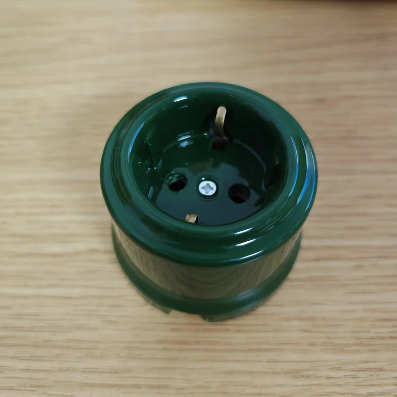 

Керамическая европейская розетка со светильником 16А 250В