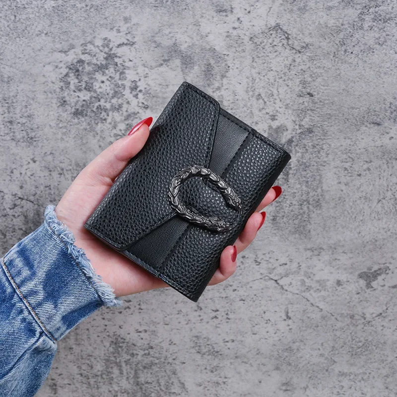 Рисунок 6 - Лоскутные короткие кошельки для женщин