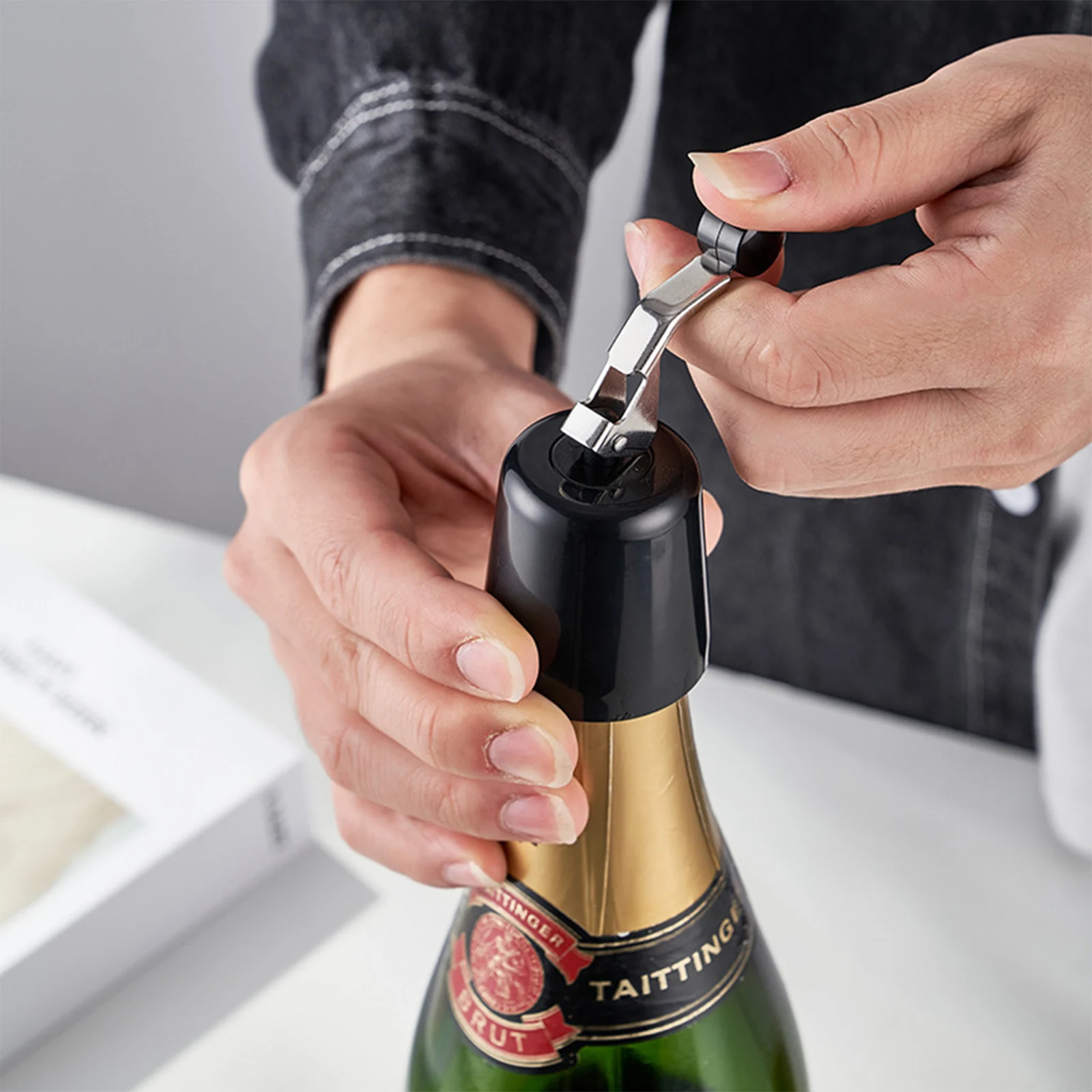 ABS Vacuum Red Wine Bottle Cap Stopper Press-type Vacuum Sealer Leak-proof Retain Freshness Champagne Cork Plug Kitchen Bar Tool