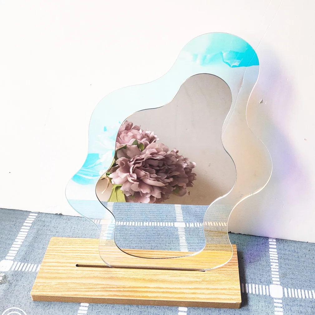 Акриловое зеркало для макияжа настенное декоративное неправильной формы с