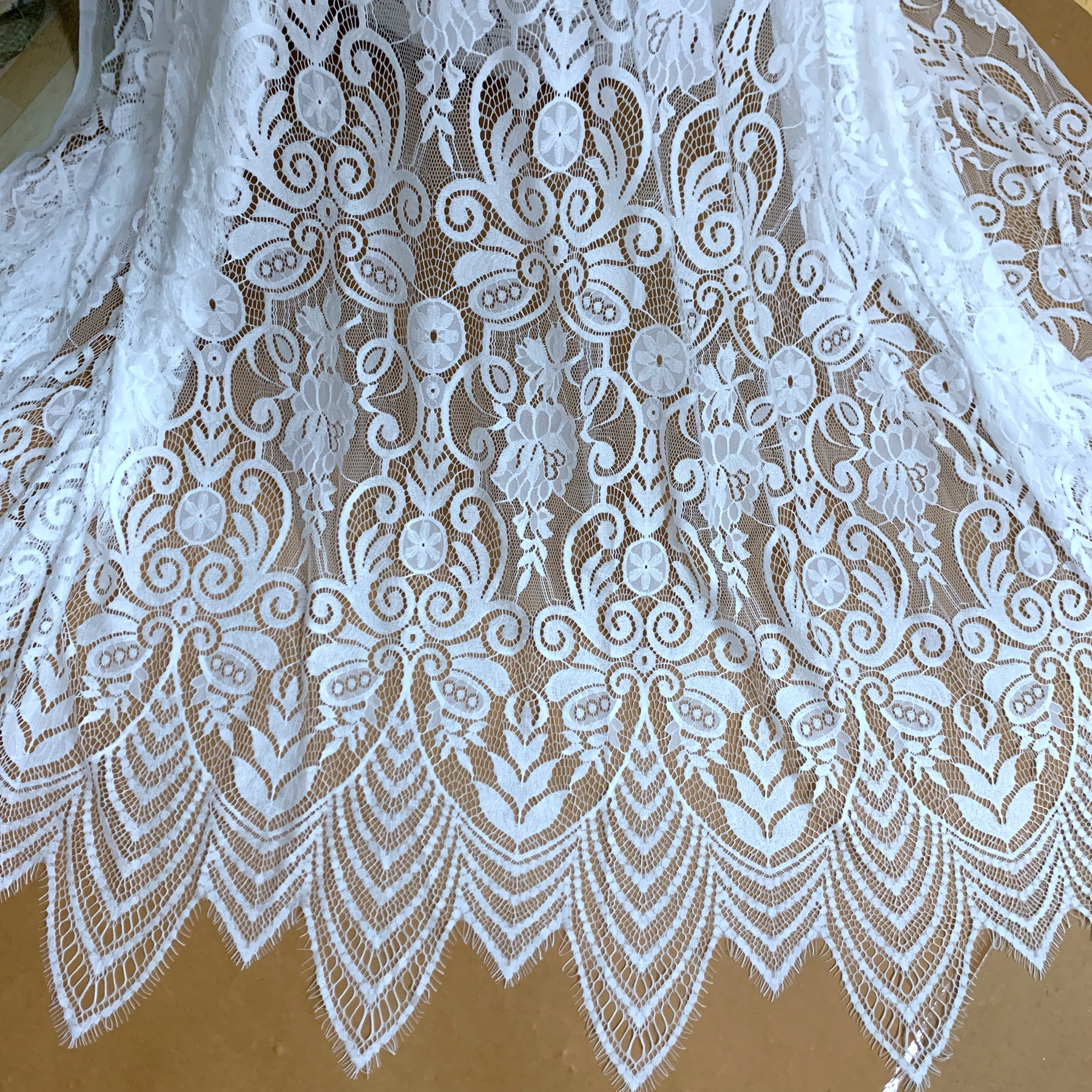 

1.5x3 meters/piece Lady winder gowns making lace Nice! Double edging scallop border eyelash trimming lace fabric thick quality
