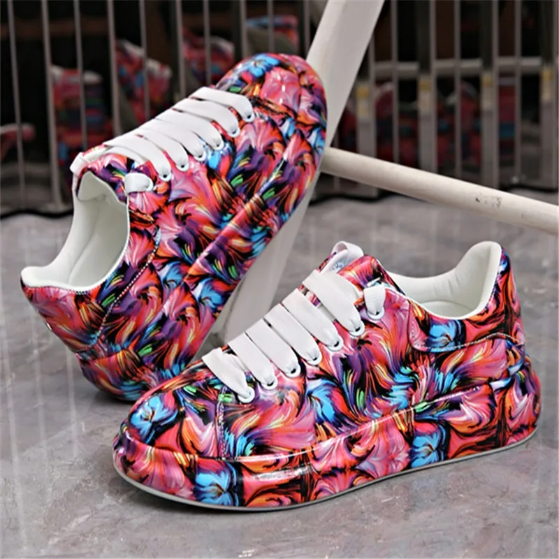 

Thick-soled Increased Women's Sports Shoes Women New Women's Hand-painted Graffiti White Shoes Outdoor Casual Shoes Plus Size 43