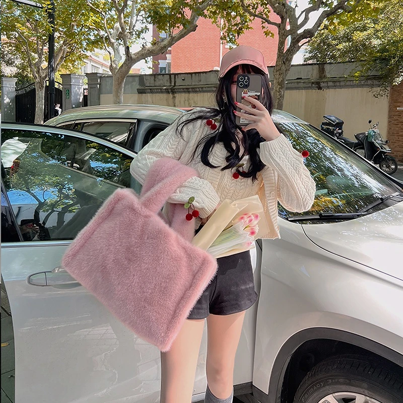 Soft Plush Women's Shoulder Bag Winter Fashion Ladies Faux Fur Large Purse Handbags Luxury Furry Female Casual Tote Bags