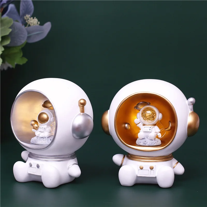 

Creative Astronaut Piggy Bank with LED Light Birthday Gifts Saving Pot Night Lamp Christmas Gifts Kid's Bedroom Decoration Desk