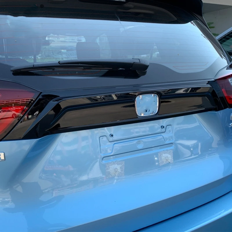 Фото Для Honda Fit Jazz GR 2020 2021 ABS пианино черное углеродное волокно задняя верхняя Крышка багажника Крышка отделка задняя дверь защитная полоса №5