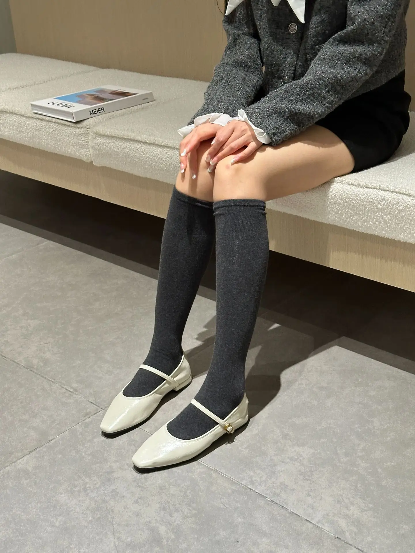 Удобные женские туфли на плоской подошве с квадратным носком без застежки низком