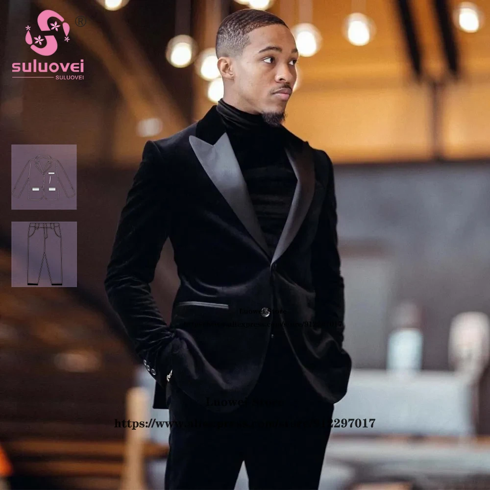 Модные бархатные смокинги с заостренным лацканом