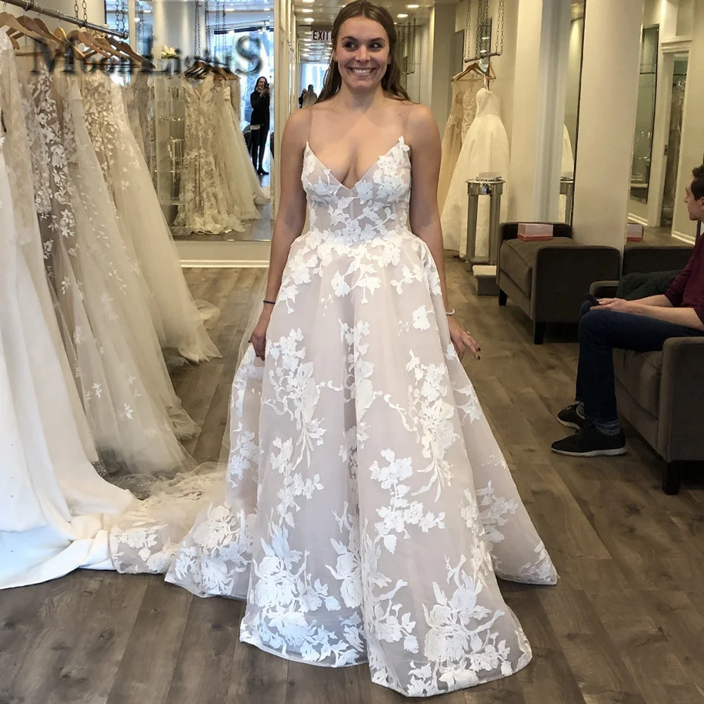 

MoonlightShadow Geogeous Wedding Dress Spaghetti Straps Flowers Sweetheart Backless Dropping Shipping Vestido De Casamento