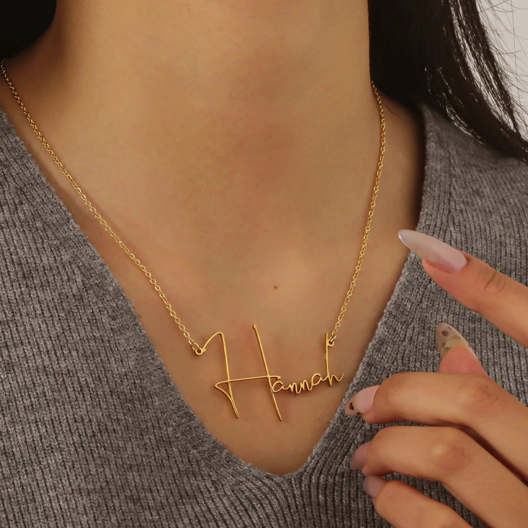 Ожерелье с именем в курсивном стиле на заказ для женщин персонализированное