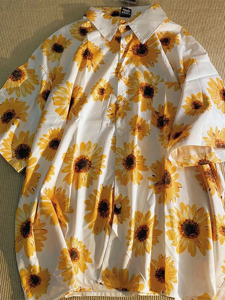

Japan full daisy printed shirt women's short-sleeved Hong Kong style grunge preppy summer Korean oversized half-sleeved blouse