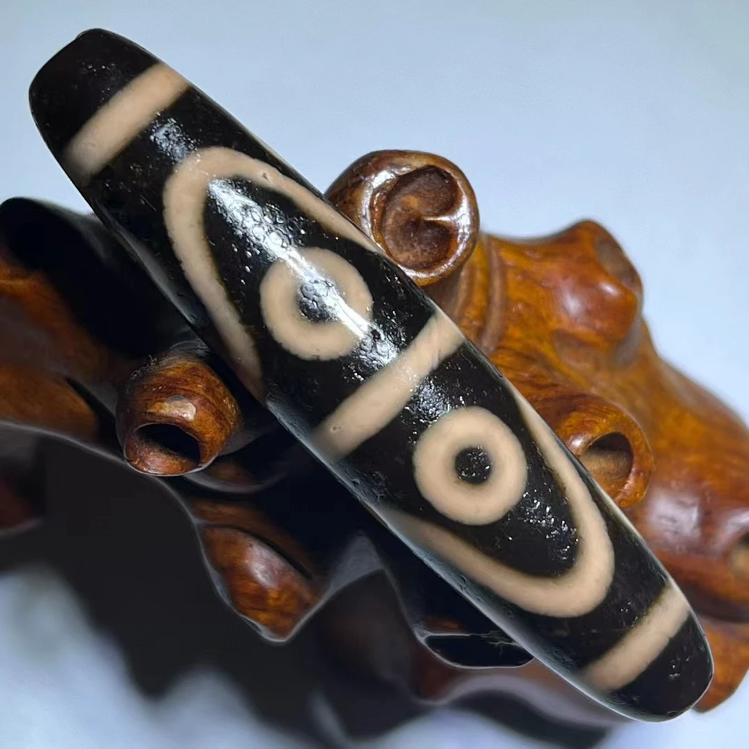 Красивый Тибетский подвесной амулет с восемью глазами |