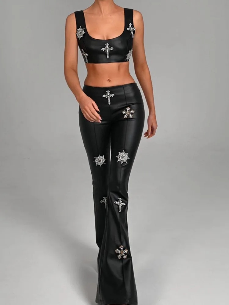 

Женский летний комплект из двух предметов, укороченный топ и брюки со стразами