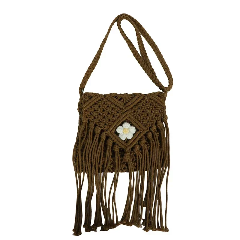 Соломенная женская сумка с кисточками 2024 модная пляжная для курорта трендовые