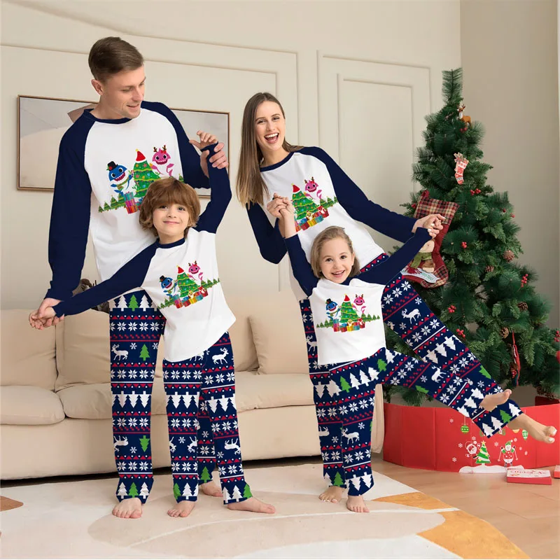 

2022 Christmas Family Matching Outfits Cartoon Print Kids Clothes Father Mother Pajamas Sets Girls Boys Homewear Xmas Sleepwear
