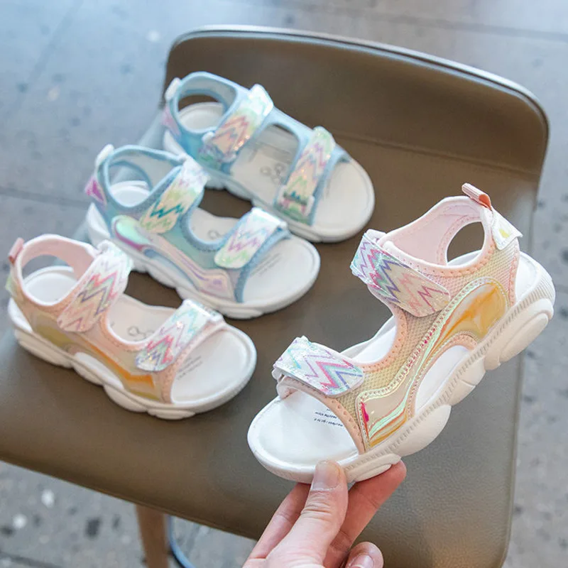 

Сандалии Детские сетчатые, пляжная обувь для девочек, Повседневные Дышащие, с мягкой нескользящей подошвой, с лазерным рисунком, в стиле пэч...