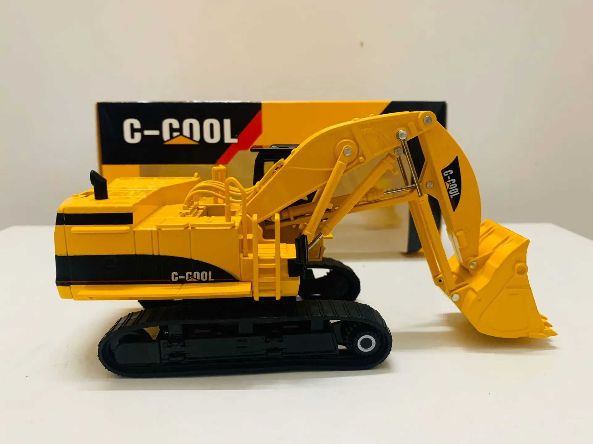 Модель литая в масштабе 1:64-Передняя лопата с пластиковыми треками игрушка-модель