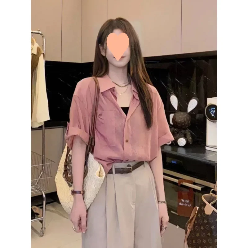 Винтажная футболка в гонконгском стиле с цветными блокирующими пуговицами