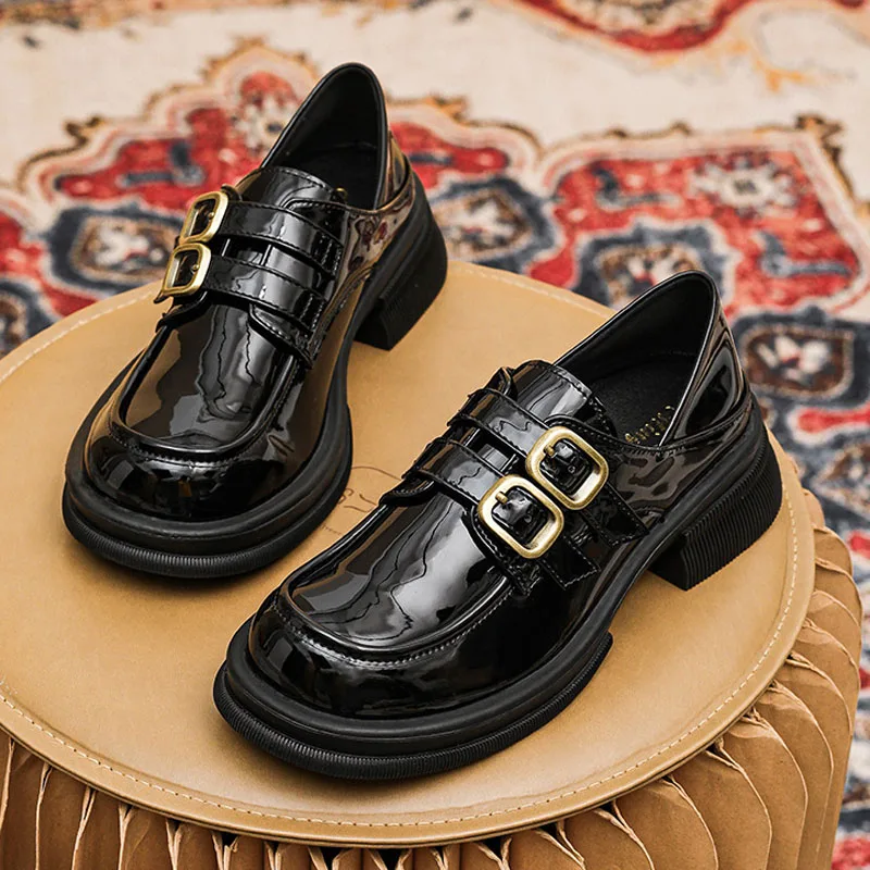 

Женские повседневные кожаные туфли на высоком каблуке, туфли-лодочки из лакированной кожи в британском стиле на массивном каблуке, универс...