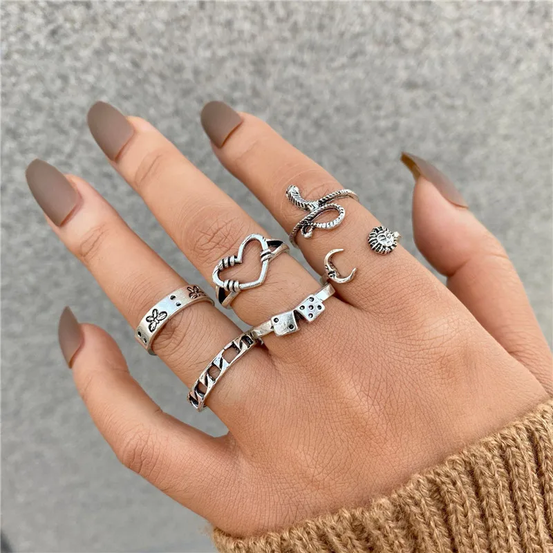

6pcs/set Fashion Trend Style New Temperament Jewelry Personality Female Retro Alloy Snake Moon Sun Gossip Ring Set