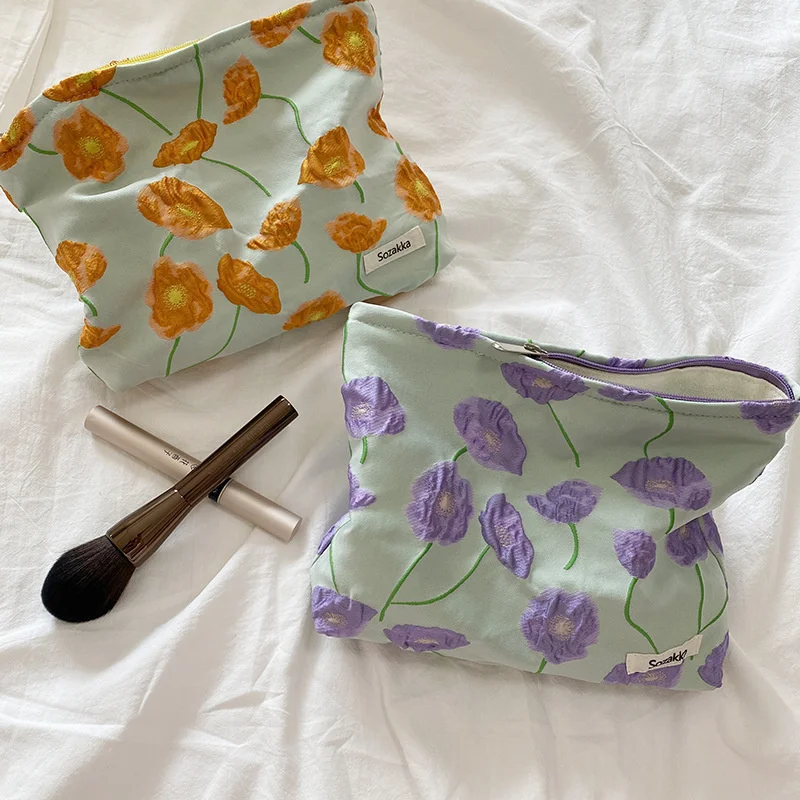 

2022 New Macaron Contrast Color Fashion Flower Cosmetic Bag Canvas Bag Large Capacity Ladies Travel Bag Cosmetic Storage Bag