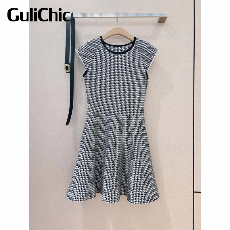 

11.8 GuliChic Women Temperament Round Neck Short Sleeve With Belt Collect Waist Flared Dress