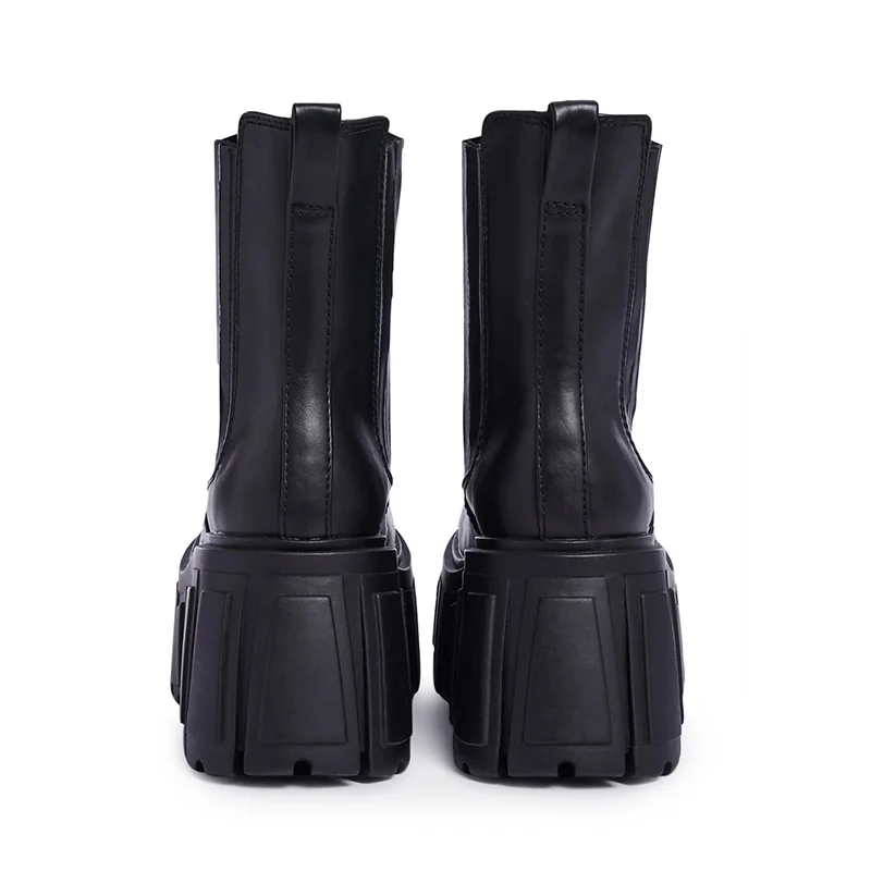 Женские осенние ботинки челси на очень высоком массивном каблуке и платформе