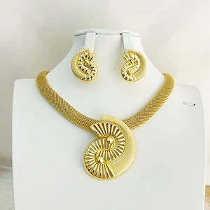 Gold Colour Plated Necklace Earring Set Beautiful Fashion Trend Sweet Romantic Party Wedding