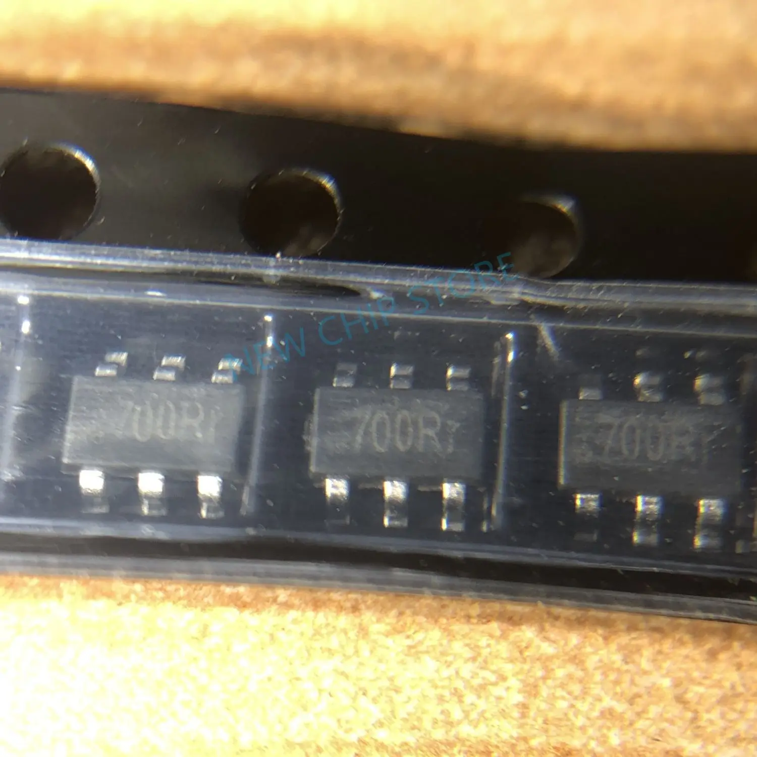 

500pcs~10pcs FT8260-RT FT8260 New original FMD LED driver IC 1 output AC DC offline switch dimming SOT-23-6 700R