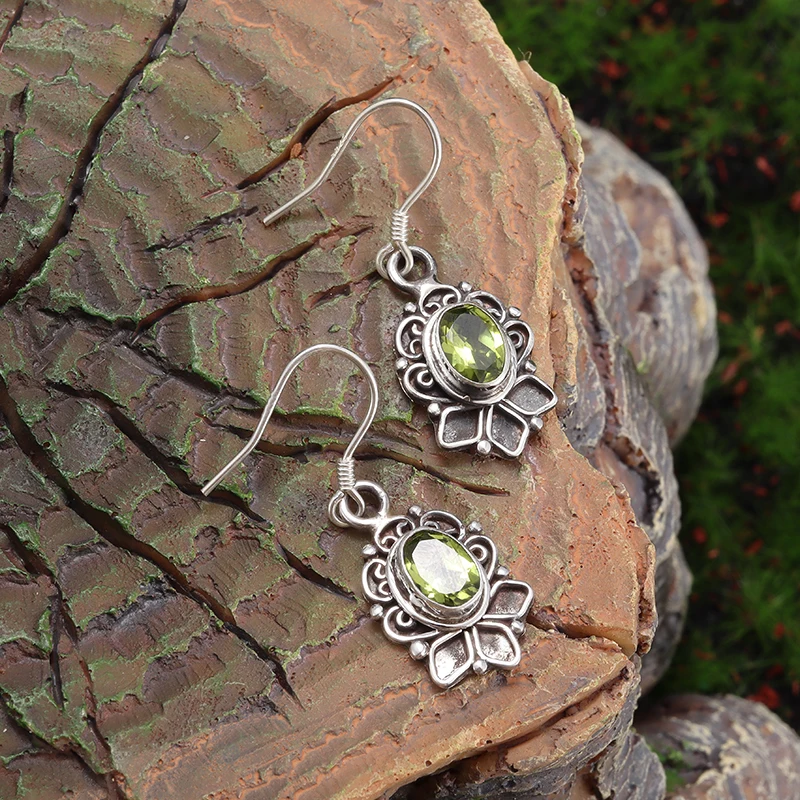 Стильные винтажные аксессуары в стиле бохо инкрустированные зелеными стразами