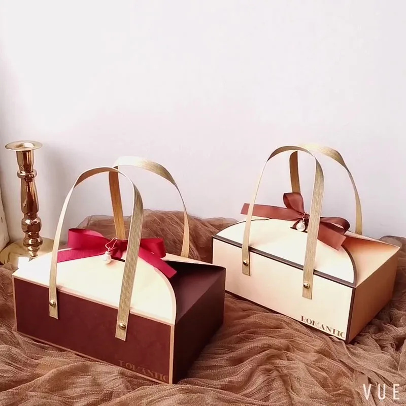 

Chinese style 10pcs Wedding gifts for guests Red Chocolate Paper Gift Box High Quality Portable cake box Paper gift box packagin