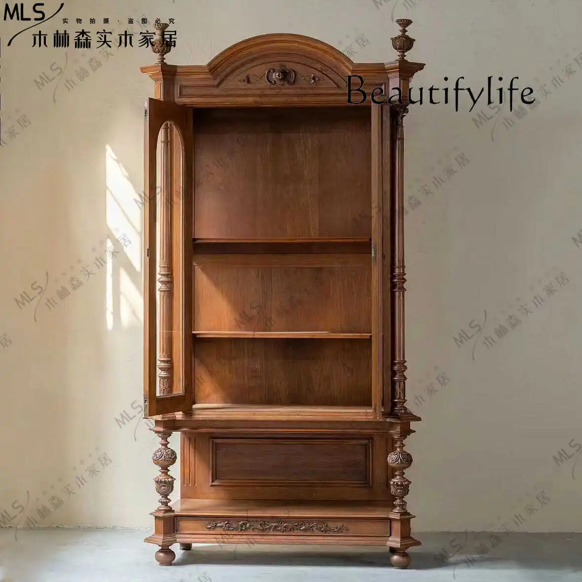 Деревянный резной однодверный небольшой шкаф в американском стиле стеклянный