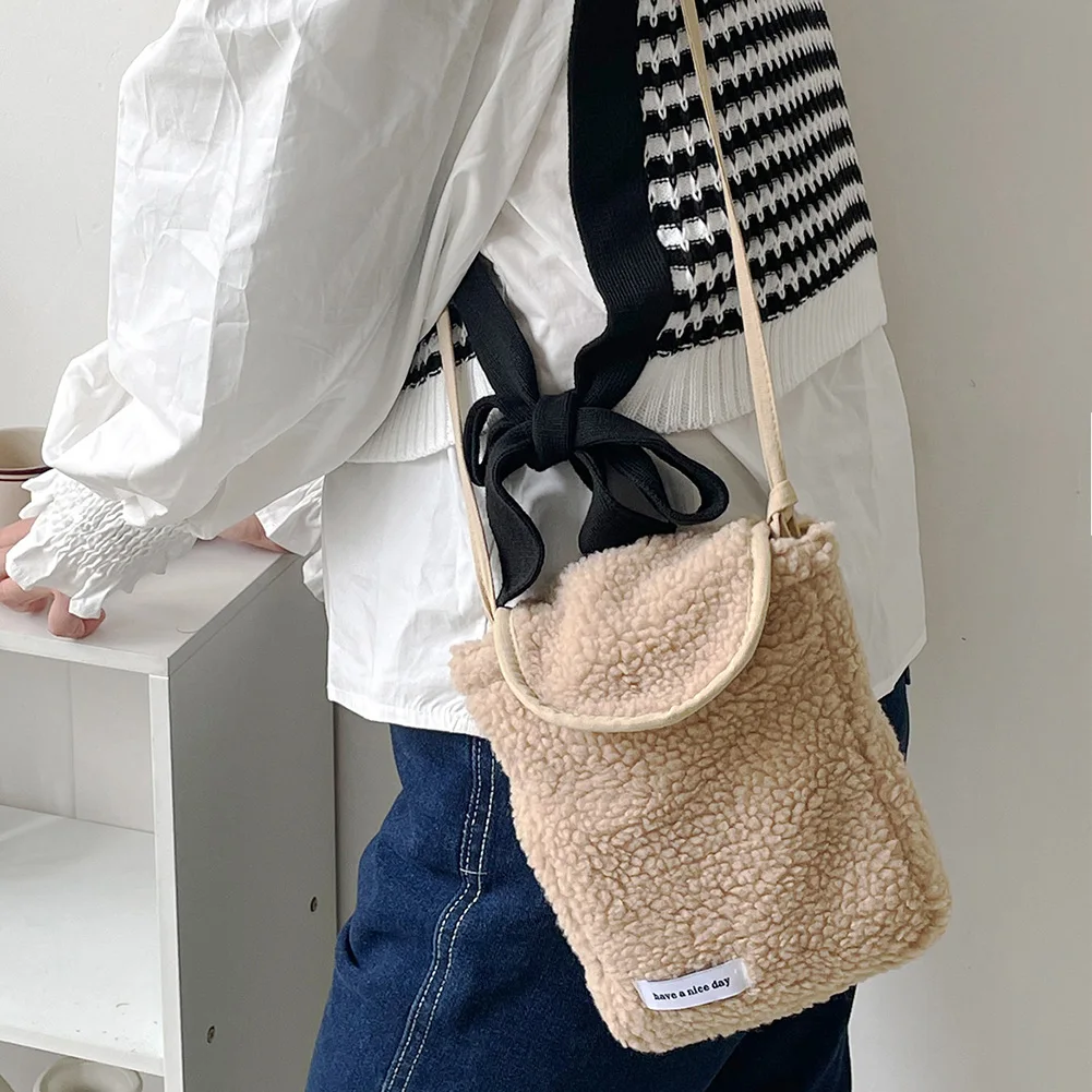 

Маленькая Наплечная Сумка из овечьей шерсти для женщин, милый плюшевый Кошелек для телефона для девушек, Кроссбоди, пушистый клатч, ранцы дл...