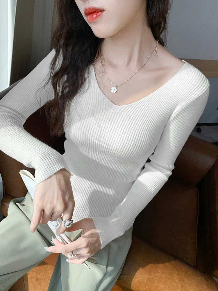 Женский трикотажный свитер с длинным рукавом на осень/зиму