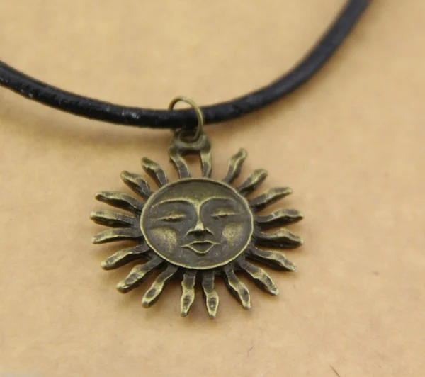 

New Hot Selling Fashion Trend Jewelry Retro Alloy Pendant Pendant Sunflower Handmade Alloy Necklace